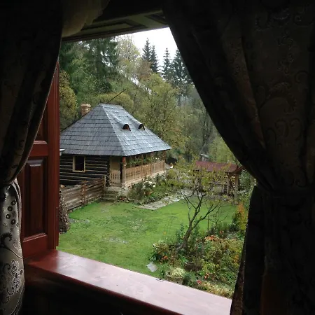 Pensiunea Agroturistica Casa Colinita Vatra Moldoviţei