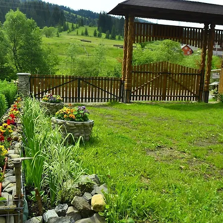 Pensiunea Agroturistica Casa Colinita * Vatra Moldoviţei